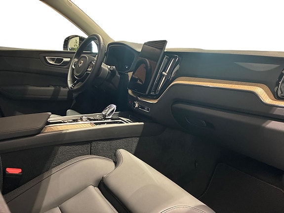 Volvo XC60 4 of 16