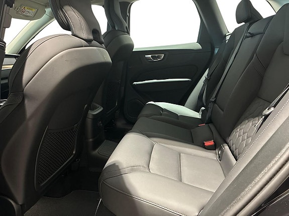 Volvo XC60 6 of 16