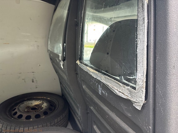 Volkswagen Caddy Maxi 21 of 21