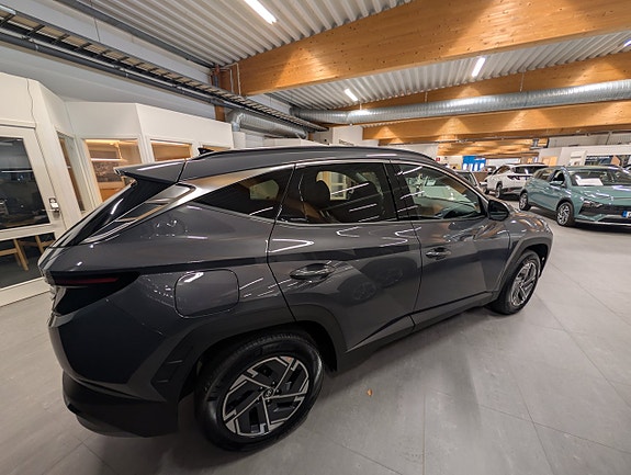 Hyundai Tucson 3 of 9