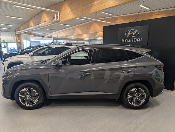 Hyundai Tucson 2 of 9