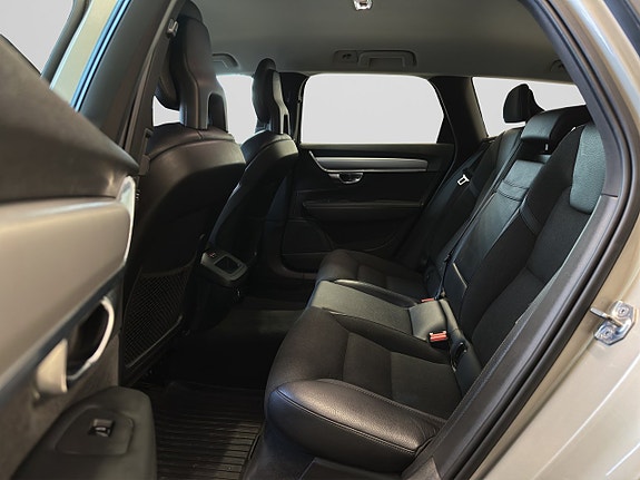 Volvo V90 22 of 26