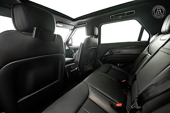 Land Rover Range Rover Sport 8 of 12