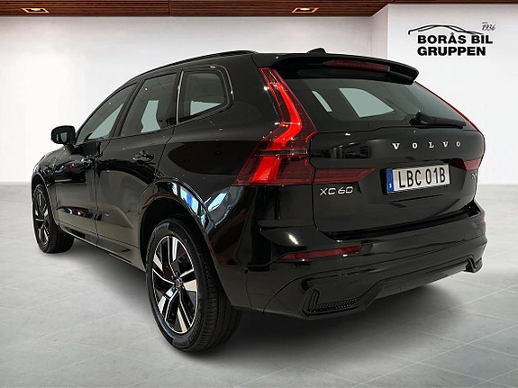 Volvo XC60 2 of 14