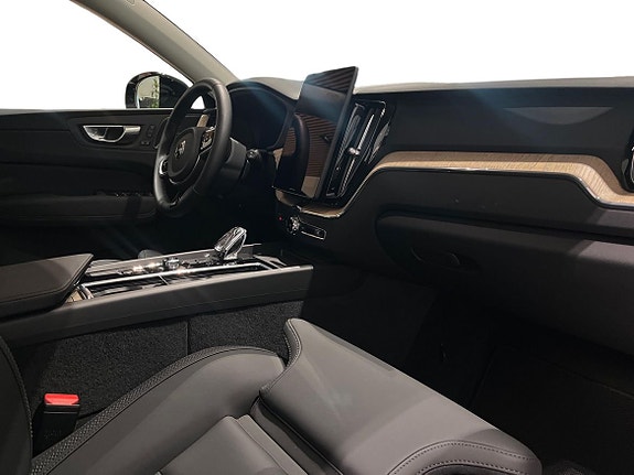 Volvo XC60 4 of 14