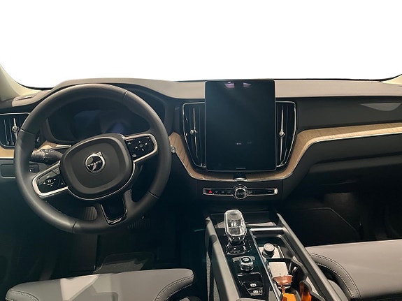 Volvo XC60 5 of 14