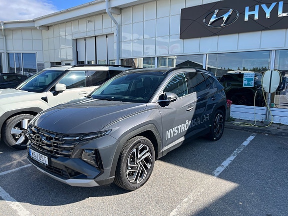 Hyundai Tucson 2 of 7
