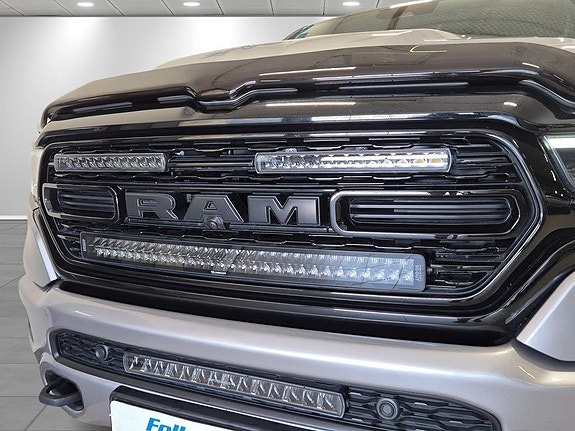 Dodge RAM 1500 3 of 21
