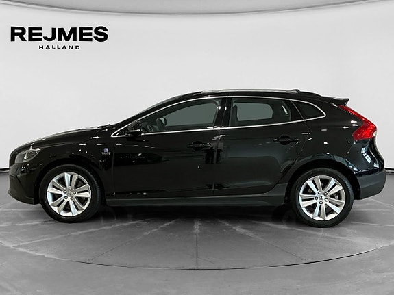 Volvo V40 Cross Country 3 of 14
