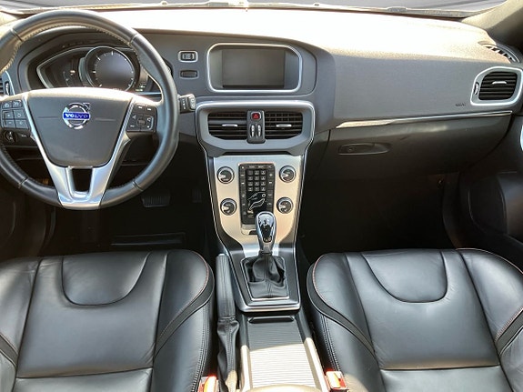 Volvo V40 Cross Country 13 of 14