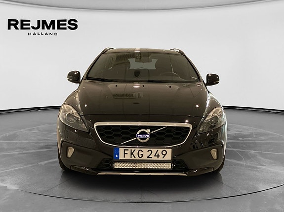 Volvo V40 Cross Country 9 of 14
