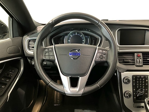 Volvo V40 Cross Country 11 of 14