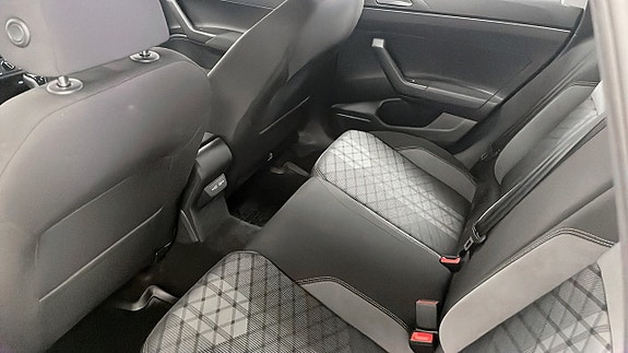 Volkswagen Taigo 12 of 13