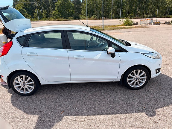 Ford Fiesta 3 of 11