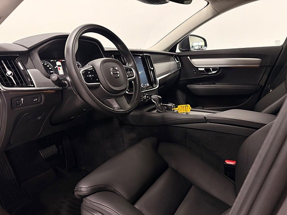 Volvo V90 10 of 30