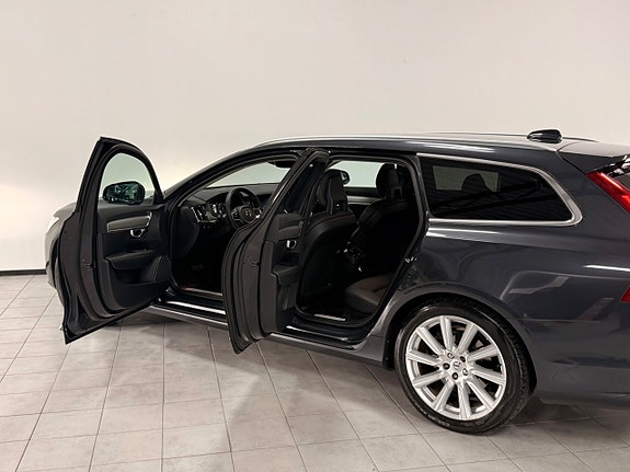 Volvo V90 13 of 30