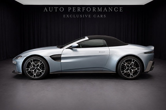 Aston Martin Vantage 5 of 10
