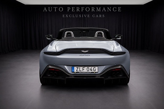 Aston Martin Vantage 4 of 10