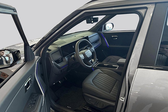 Kia Seltos 8 of 16