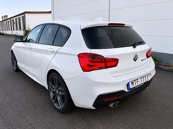 BMW 125i 2 of 6