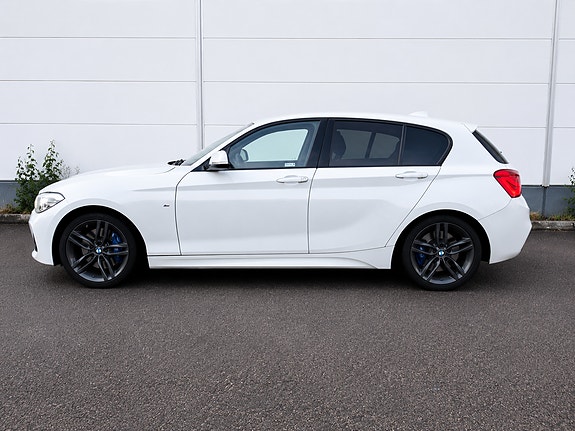 BMW 125i 3 of 6