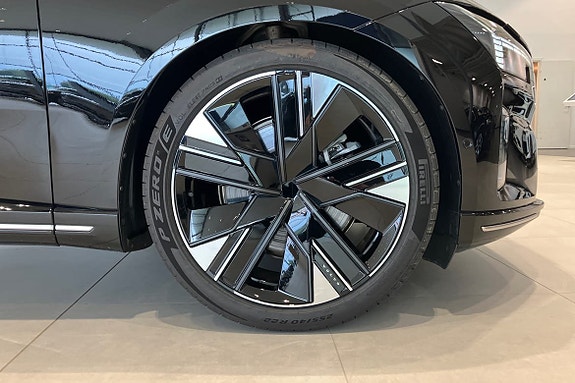 Volvo ES90 17 of 21