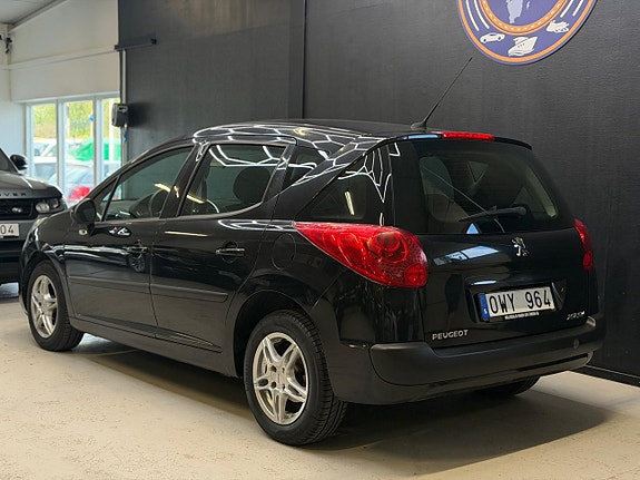 Peugeot 207 SW 19 of 21