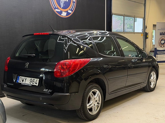 Peugeot 207 SW 18 of 21
