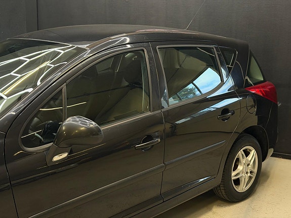 Peugeot 207 SW 14 of 21
