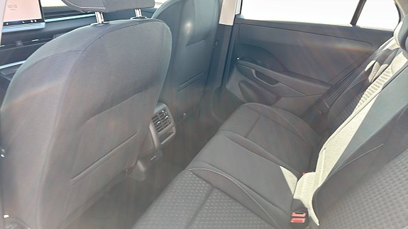 Volkswagen T-Roc 11 of 12