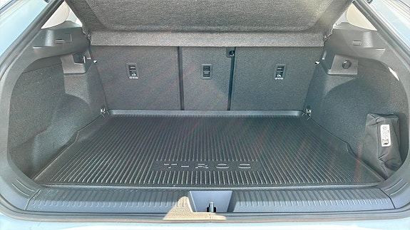Volkswagen T-Roc 12 of 12
