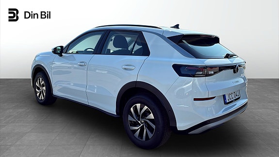 Volkswagen T-Roc 3 of 12