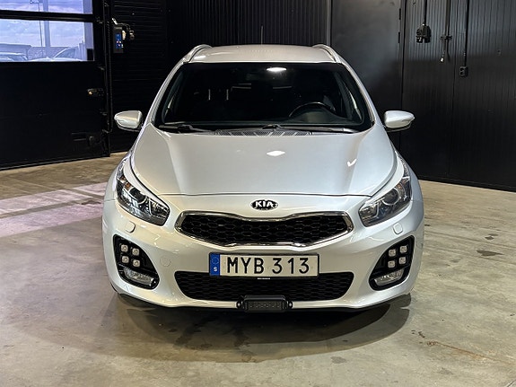 Kia Ceed 2 of 24