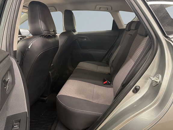 Toyota Auris 13 of 19