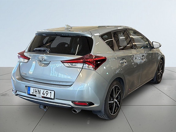 Toyota Auris 6 of 19