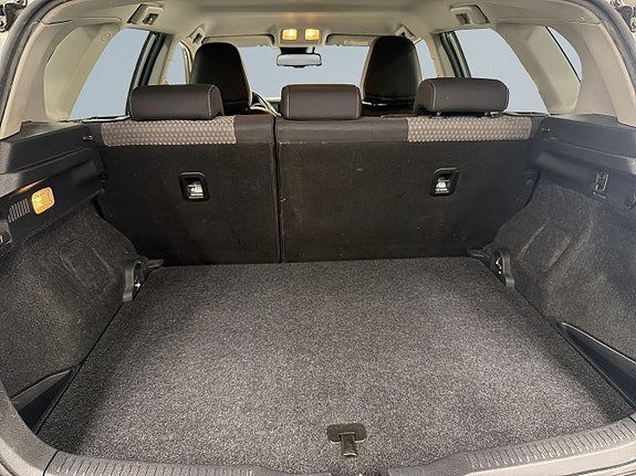 Toyota Auris 12 of 19