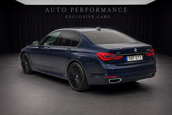BMW 750i 3 of 11