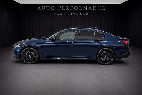 BMW 750i 2 of 11