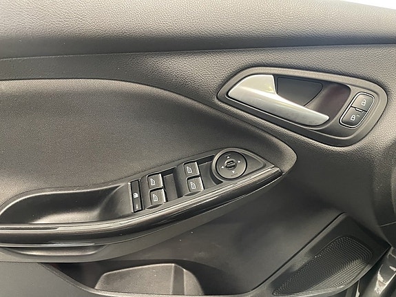 Ford Focus 15 of 18