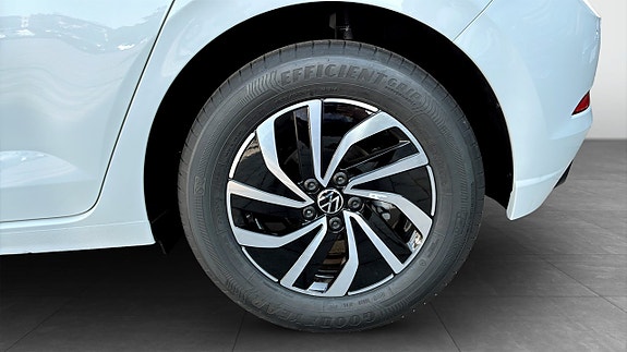 Volkswagen Polo 6 of 12