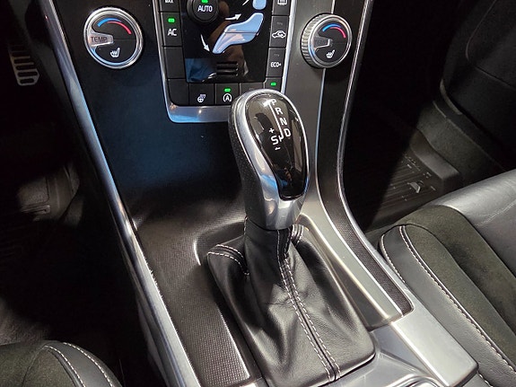 Volvo XC60 10 of 13