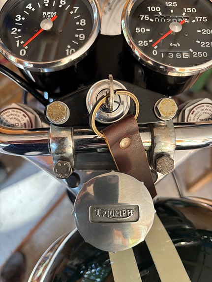 Triumph Bonneville 2 of 8