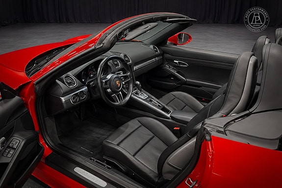 Porsche 718 Boxster 8 of 9