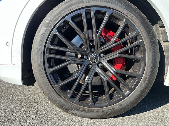 Audi Q8 9 of 12