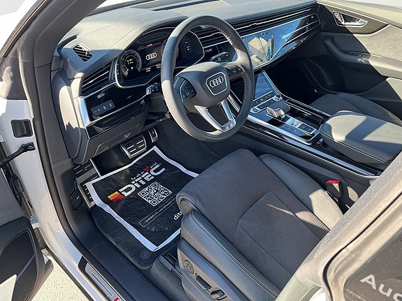 Audi Q8 12 of 12