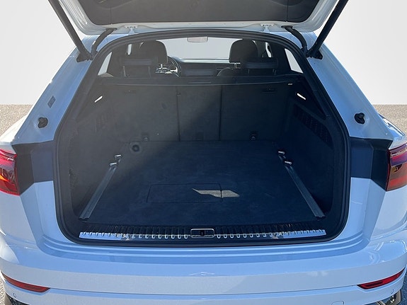 Audi Q8 11 of 12