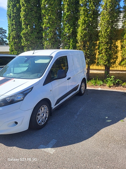 Ford Transit Connect 2 of 5