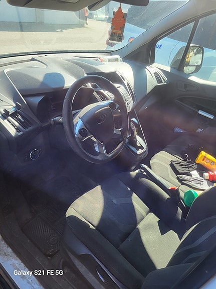Ford Transit Connect 4 of 5