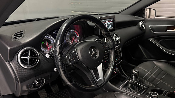 Mercedes-Benz A200 13 of 25