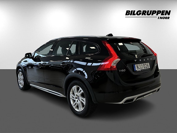 Volvo V60 Cross Country 6 of 16